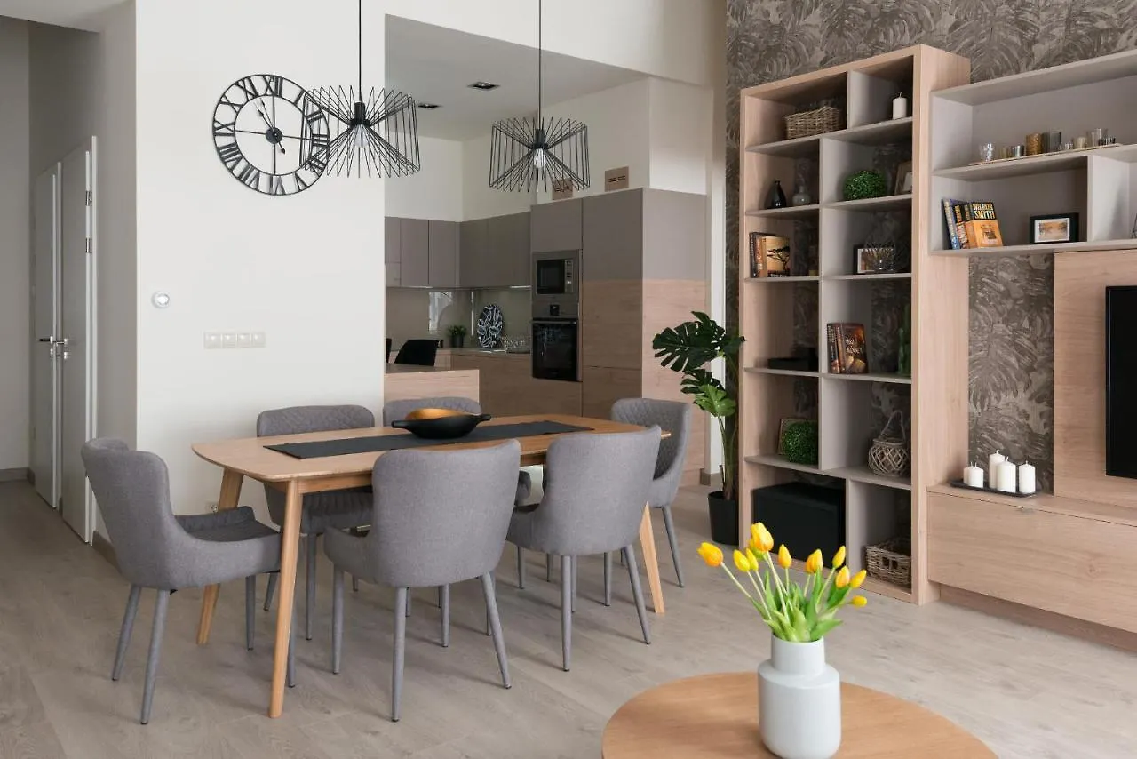 Colton Budapest Paulay Apartment 0*,