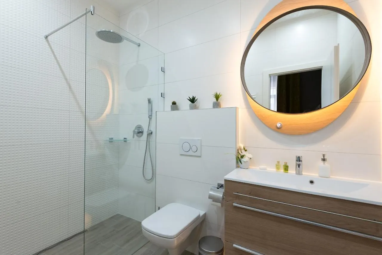 Colton Budapest Paulay Apartment Ungaria